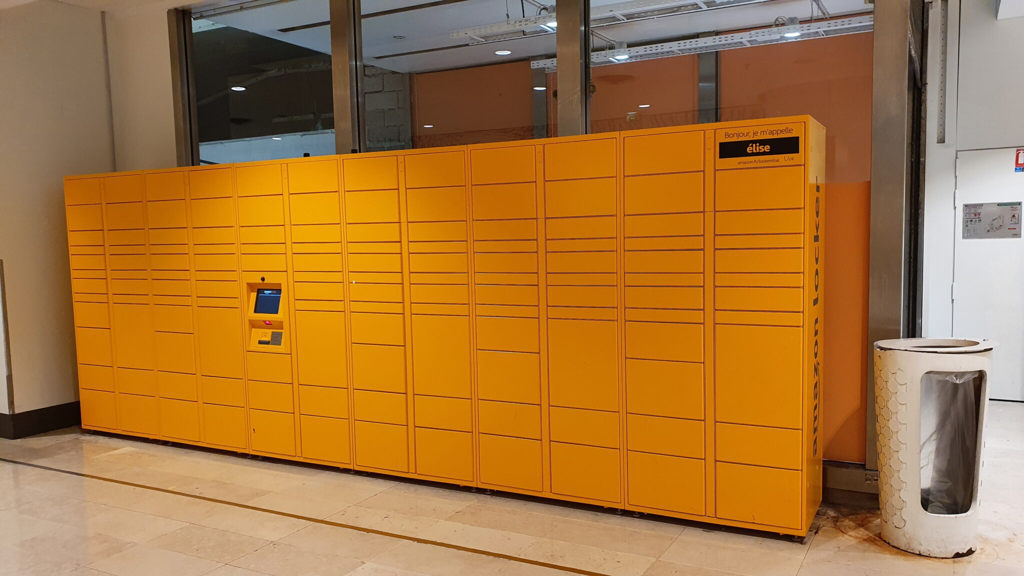 Emplacement de l’Amazon Locker Elize (La Défense) Night Fox Tips